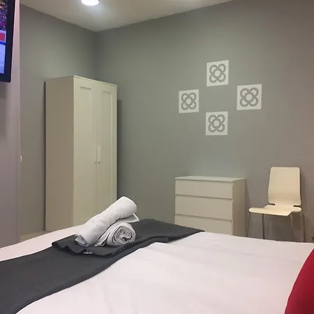 Hostel Artistic Barcelona-2